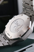Load image into Gallery viewer, Audemars Piguet Royal Oak Chronograph 26331ST.OO.1220ST.03 - Detailansicht 7

