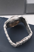 Charger l'image dans la visionneuse de galerie, Vacheron Constantin Overseas 4520V/210A-B128 - Vue détaillée 6
