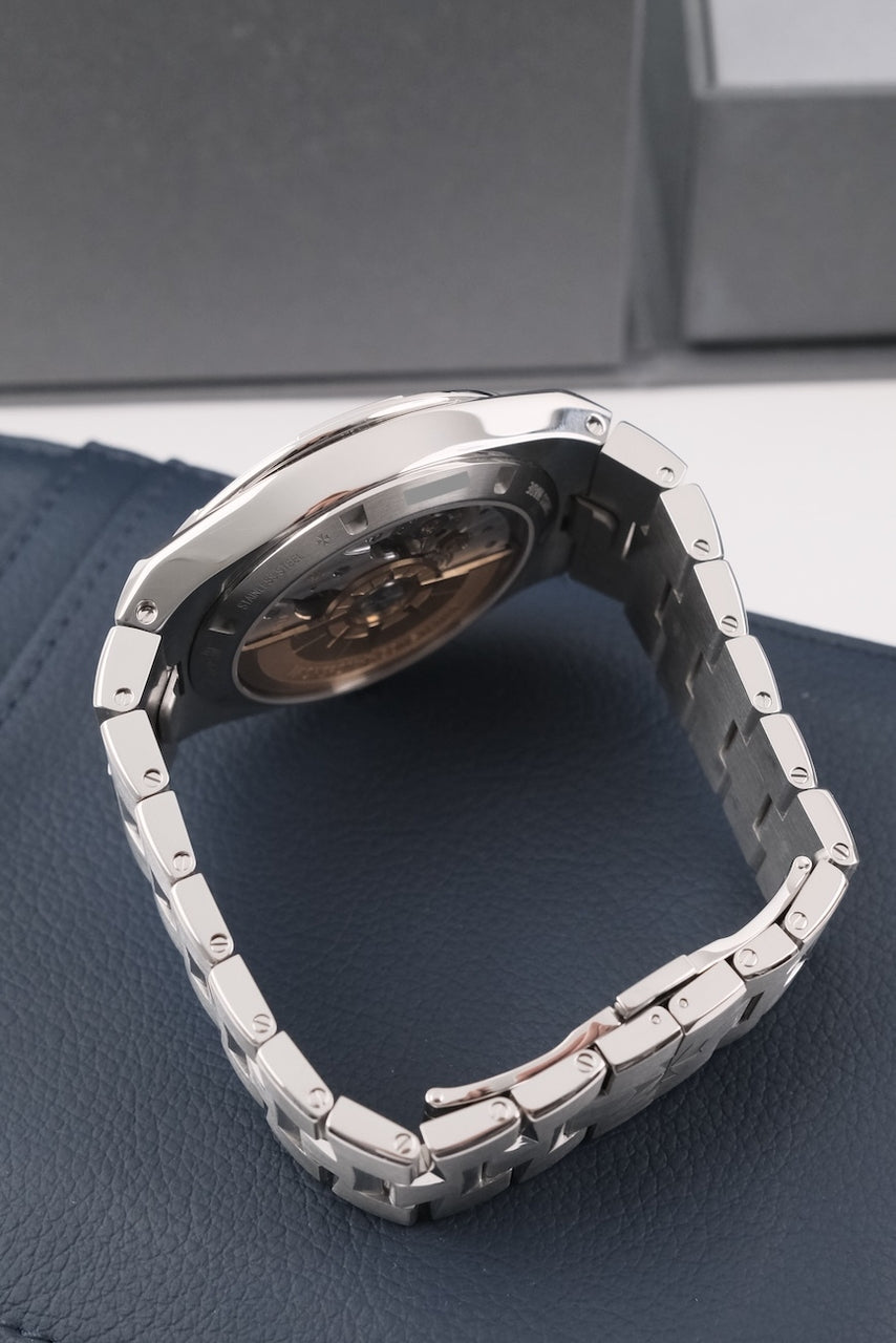 Vacheron Constantin Overseas 4520V/210A-B128 - Vue détaillée 6