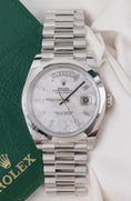 Bild in Galerie-Betrachter laden, Rolex Day-Date 40 Meteorite Baguette Dial 228206 - Detailansicht 6
