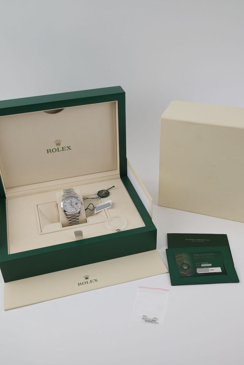 Rolex Day-Date 40 Meteorite Baguette Dial 228206 - Papiere und oder Lieferumfang
