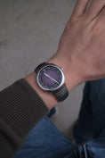 Load image into gallery viewer, H.Moser & Cie Streamliner Centre Seconds Purple Haze 6201-1201 - Detailansicht 10
