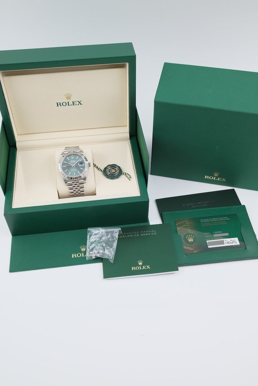 Rolex Datejust 41 126334 - papers and or scope of delivery