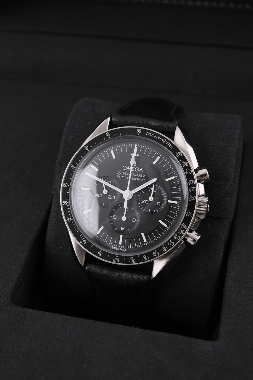 Omega Speedmaster Professional Moonwatch 31032425001002 - Detailed view 1
