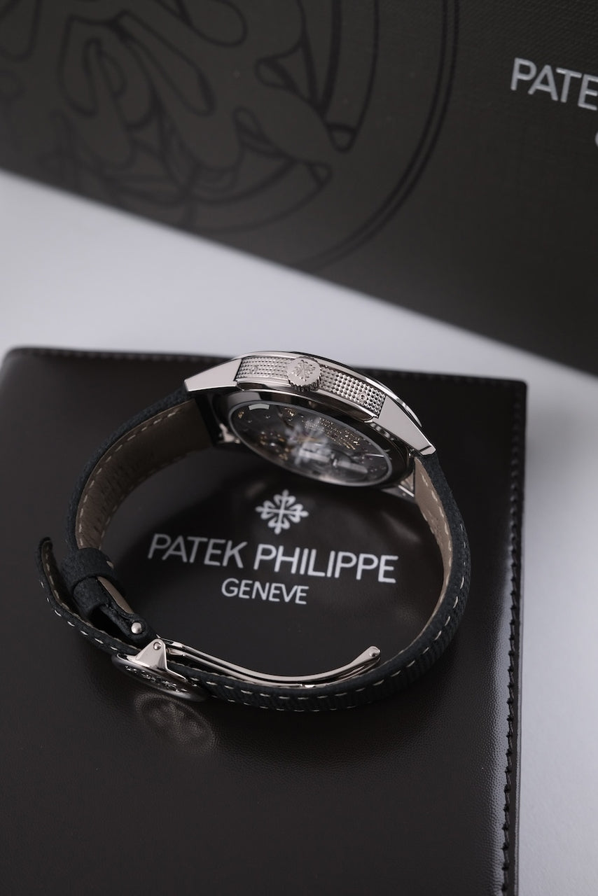 Patek Philippe Annual Calendar Travel Time 5326G-001 - Detailansicht 6