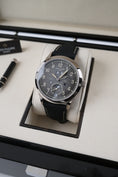 Charger l'image dans la visionneuse de galerie, Patek Philippe Annual Calendar Travel Time 5326G-001 - Detailansicht 1
