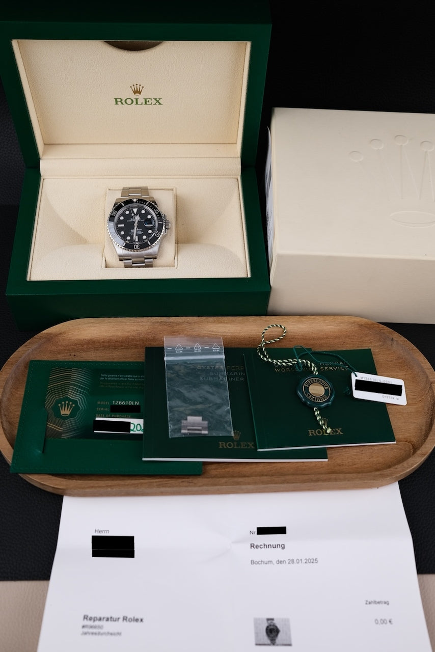Rolex Submariner Date 126610LN - Papers and documentation