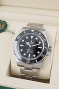Load image into gallery viewer, Rolex Submariner No Date 124060 - Detailed view 2
