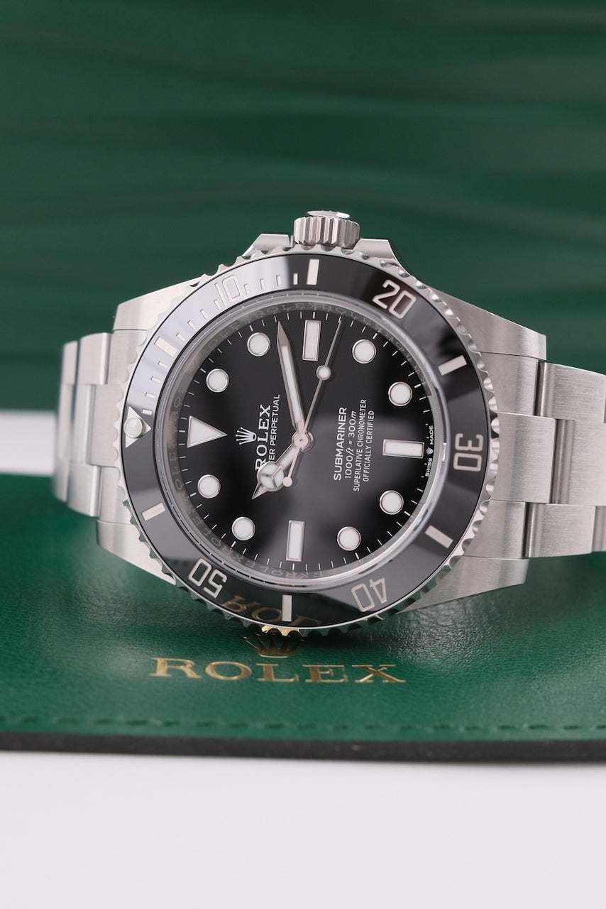 Rolex Submariner No Date 124060 - Detailed view 3