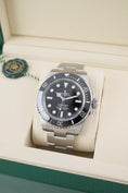 Load image into gallery viewer, Rolex Submariner No Date 124060 - Detailed view 1
