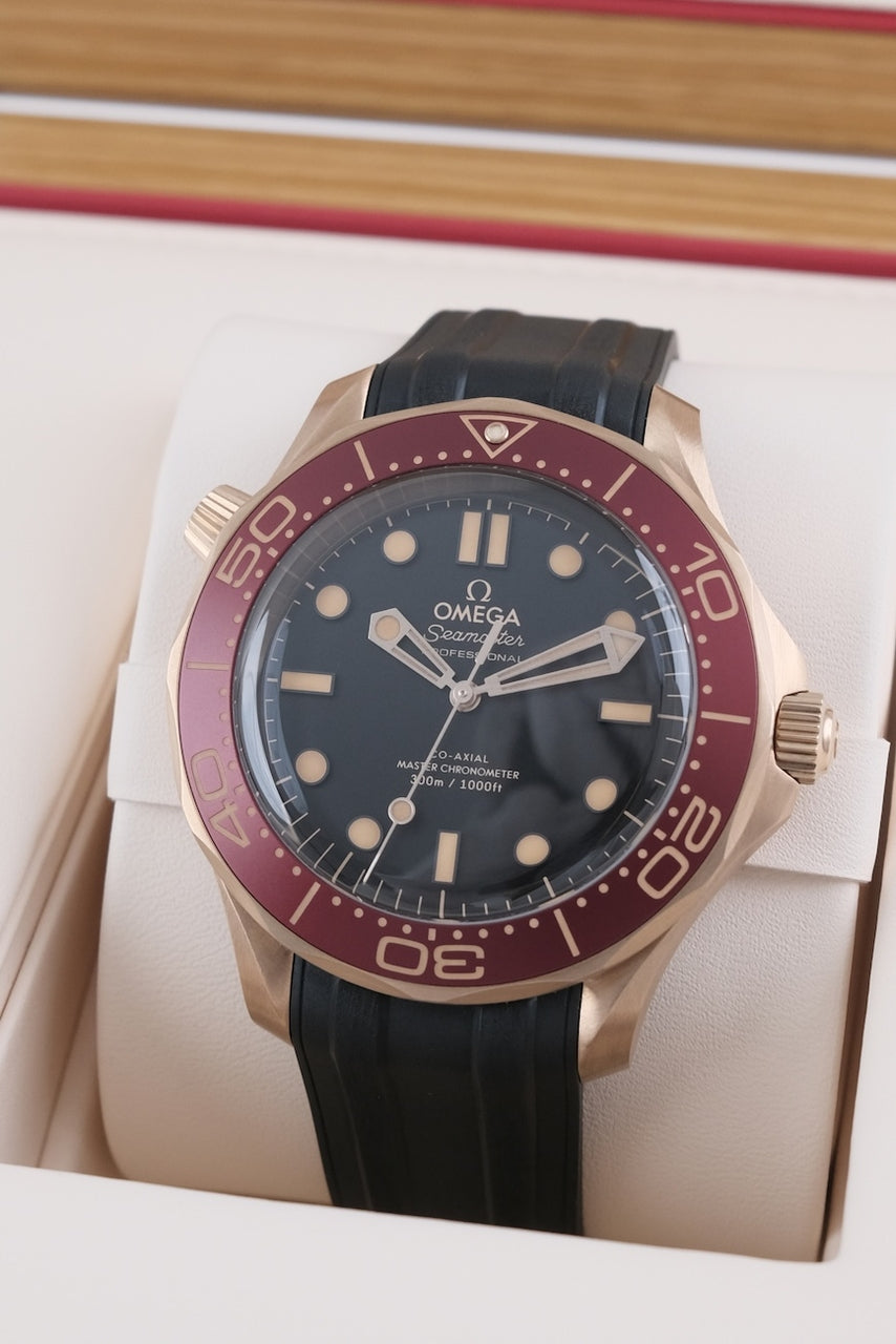 Omega Seamaster Diver 300 M Brązowe Złoto 210.92.42.20.01.003 - Widok szczegółowy 3