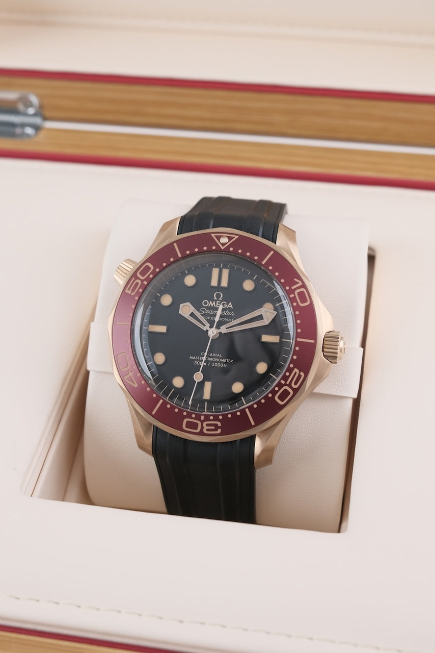 Omega Seamaster Diver 300 M Brązowe Złoto 210.92.42.20.01.003 - Widok szczegółowy 2