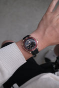 Załaduj obraz do przeglądarki galerii, Omega Seamaster Diver 300 M Brązowe Złoto 210.92.42.20.01.003 - Widok szczegółowy 10
