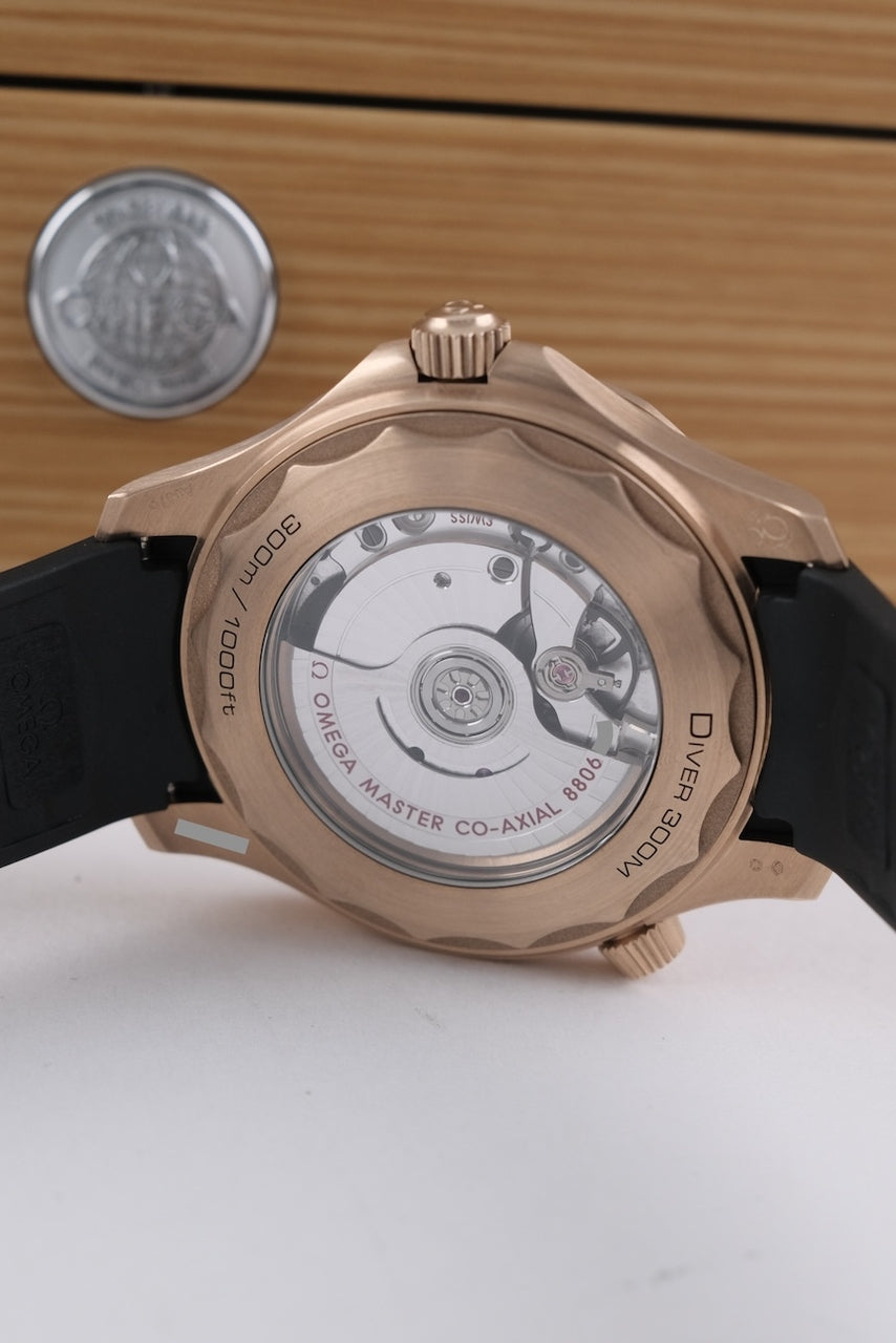Omega Seamaster Diver 300 M Brązowe Złoto 210.92.42.20.01.003 - Widok szczegółowy 6