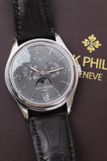 Bild in Galerie-Betrachter laden, Patek Philippe Annual Calendar 5146G-010 - Detailansicht 5
