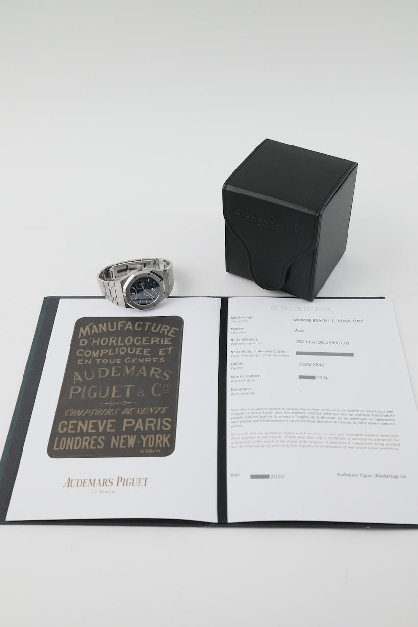Audemars Piguet Royal Oak Dual Time 25730ST - Papiere und oder Lieferumfang