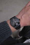 Carica l'immagine nel visualizzatore della galleria, Girard Perregaux Laureato Skeleton 81015-32-001-32A - Detailansicht 16
