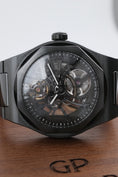 Load image into gallery viewer, Girard Perregaux Laureato Skeleton 81015-32-001-32A - Detailed view 3
