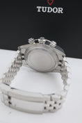 Załaduj obraz do przeglądarki galerii, Tudor Black Bay Chrono 79360N-0024 - widok szczegółowy 9
