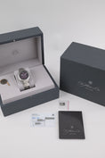 Załaduj obraz do przeglądarki galerii, H.Moser & Cie Streamliner Centre Seconds Purple Haze 6201-1201 - Papiere und oder Lieferumfang
