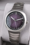 Załaduj obraz do przeglądarki galerii, H.Moser & Cie Streamliner Centre Seconds Purple Haze 6201-1201 - Thumbnail
