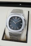 Bild in Galerie-Betrachter laden, Patek Philippe Nautilus 5711/1A - Detailansicht 1
