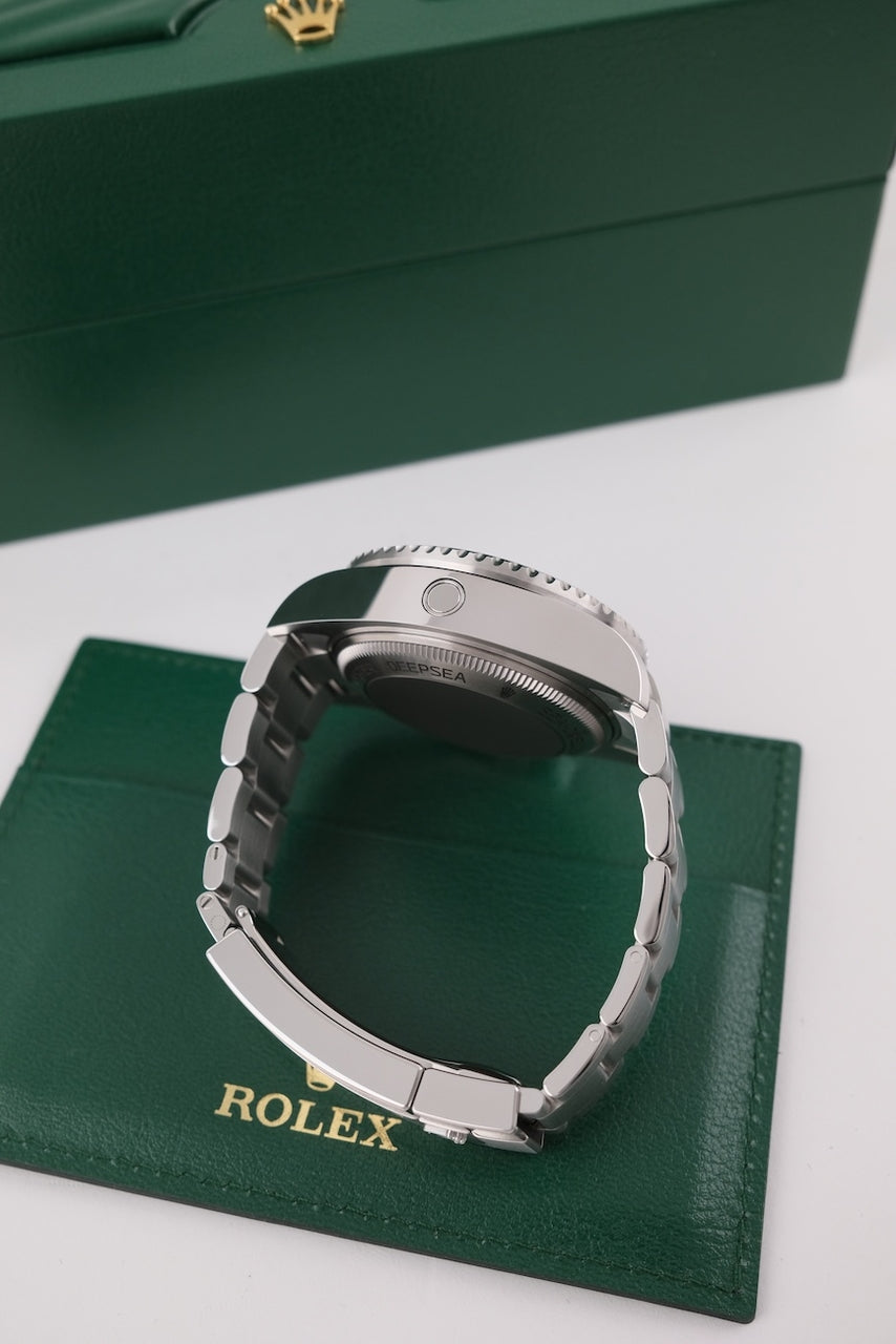 Rolex Sea-Dweller Deepsea 126660 - Detailed view 8
