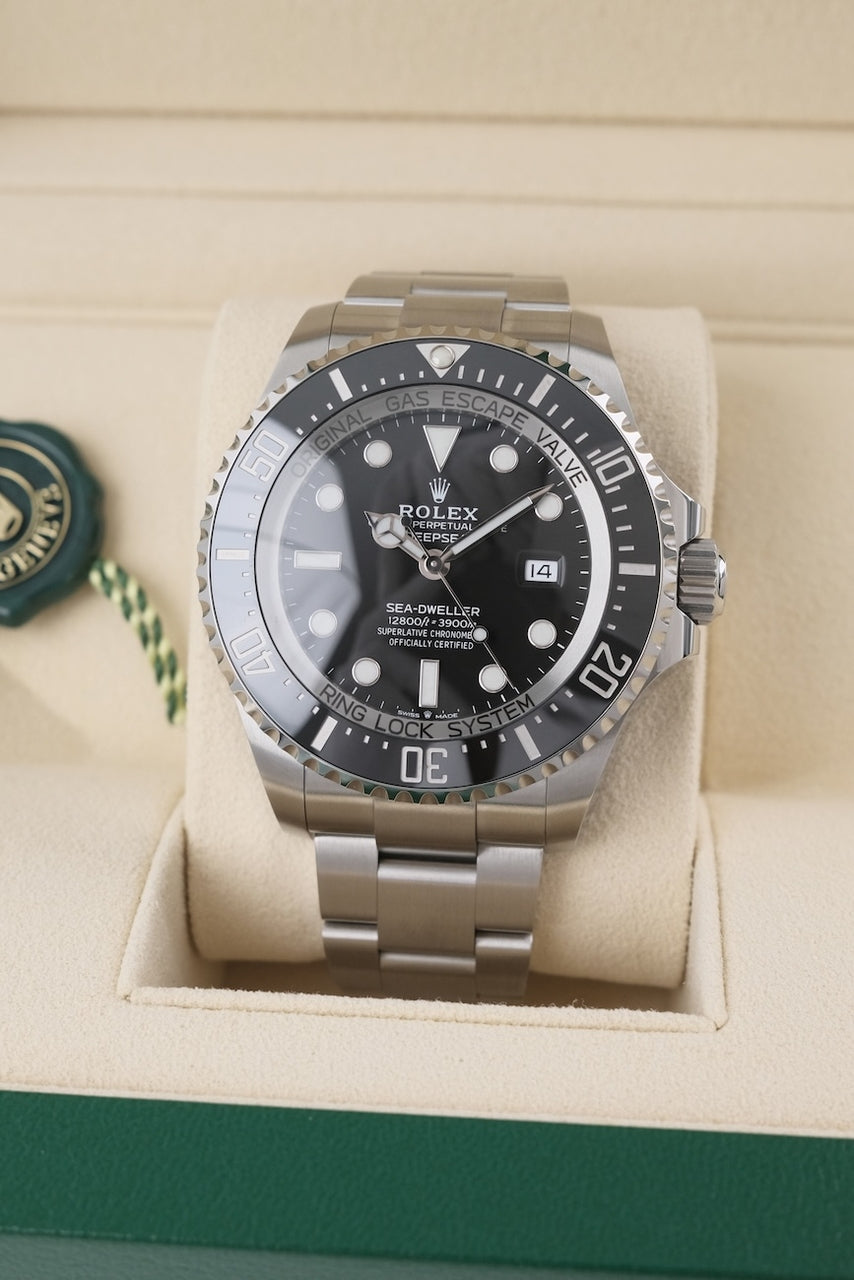 Rolex Sea-Dweller Deepsea 126660 - Detailed view 2