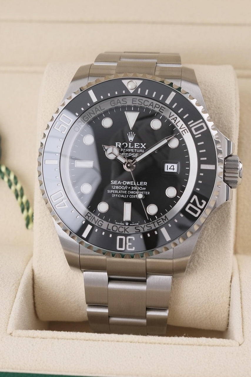 Rolex Sea-Dweller Deepsea 126660 - Detailed view 3