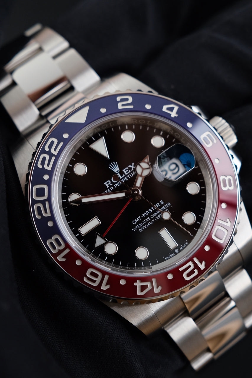 Rolex GMT-Master II Pepsi 126710BLRO - Detailansicht 2