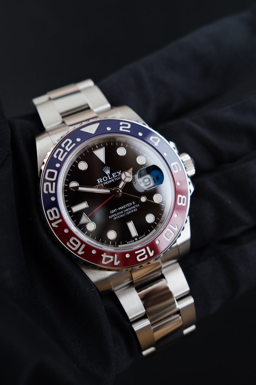 Rolex GMT-Master II Pepsi 126710BLRO - Detailansicht 1