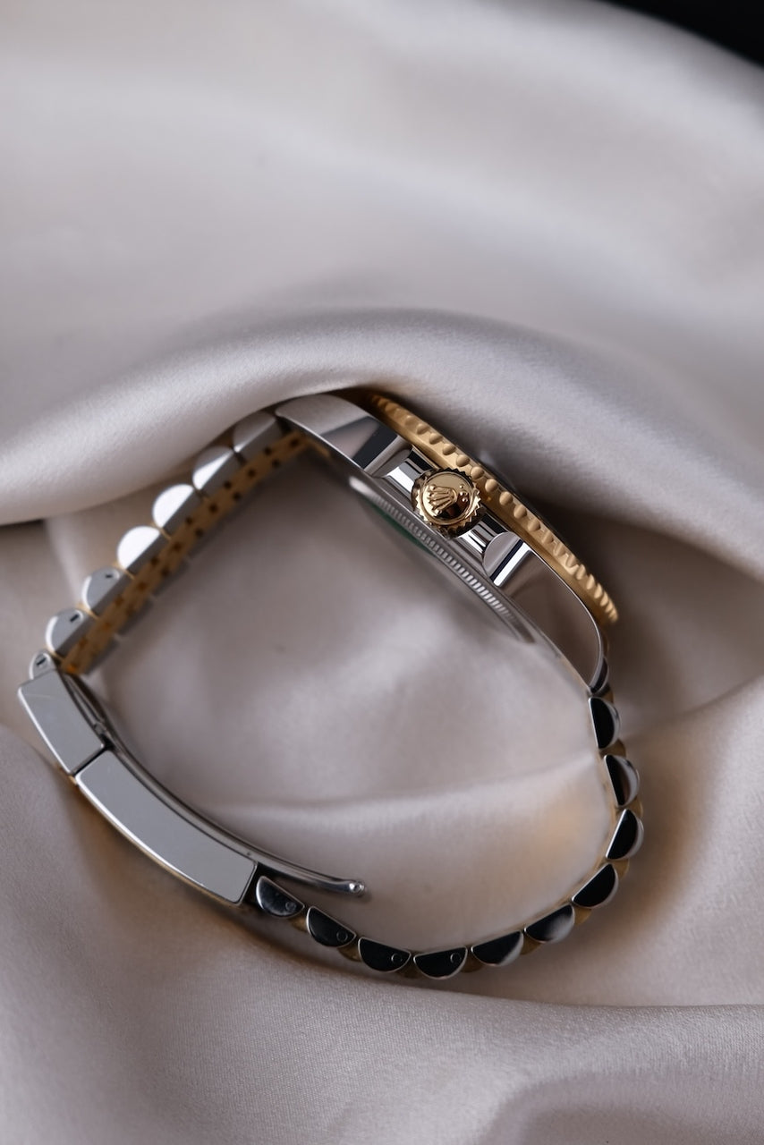 Rolex GMT Master II 126713GRNR - Detailansicht 8