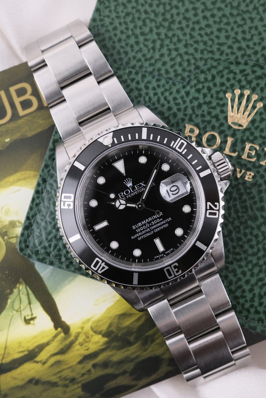 Rolex Submariner Date 16610 - Thumbnail