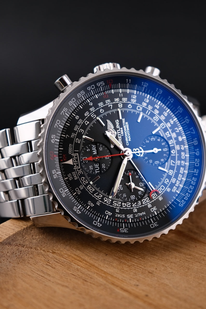 Breitling Navitimer 1884  A2135024/BE62 - Detail view 5