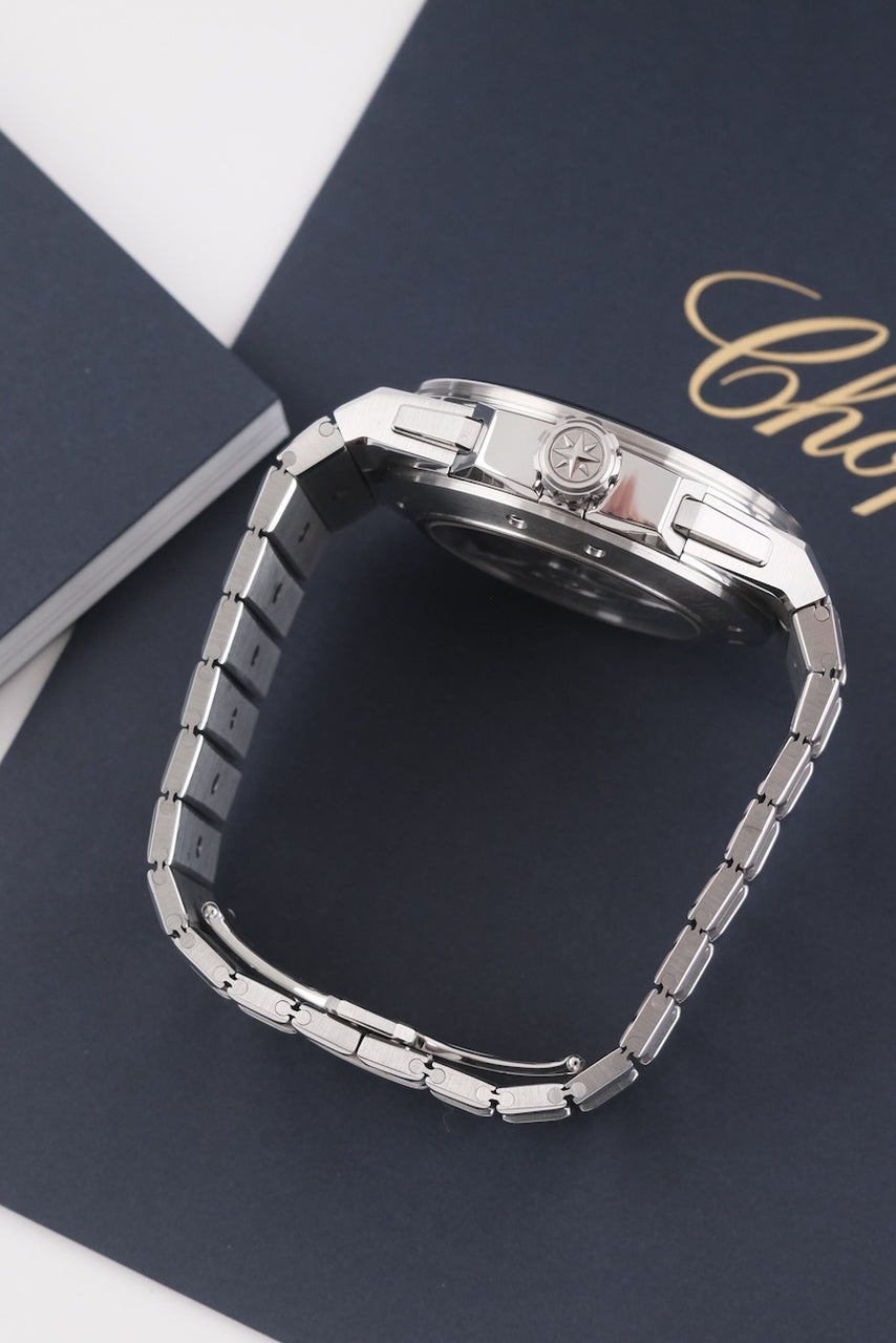 Chopard Alpine Eagle XL Chrono 298609-3001 - Detail view 6