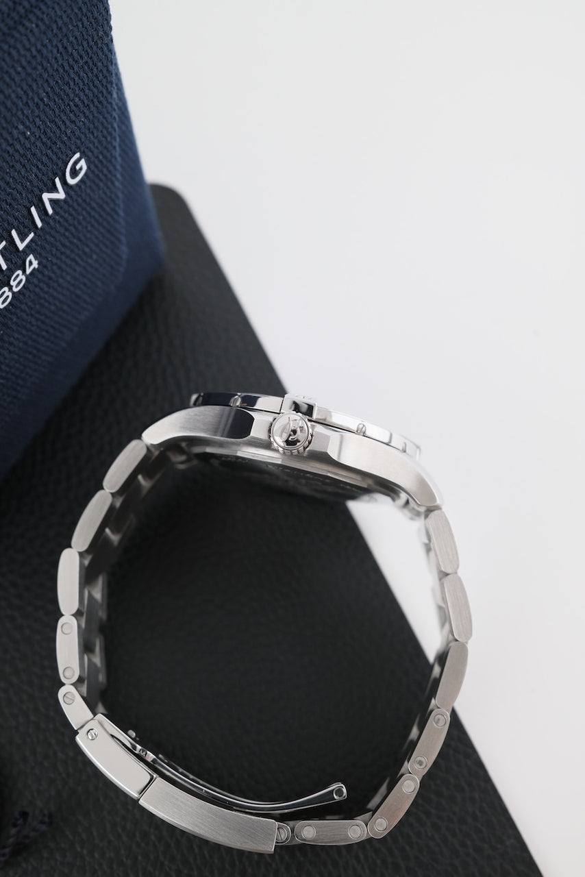 Breitling Avenger GMT 43 A32397 - Detailansicht 4