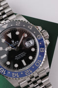 Załaduj obraz do przeglądarki galerii, Rolex GMT-Master II 126710BLNR - Detailansicht 1
