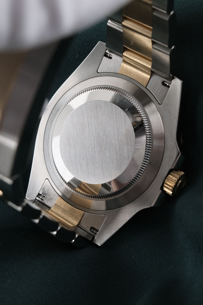 Rolex Submariner Date 126613LB - detailed view 9