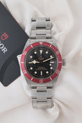 Load image into gallery viewer, Tudor Black Bay 79230R - Detailansicht 4
