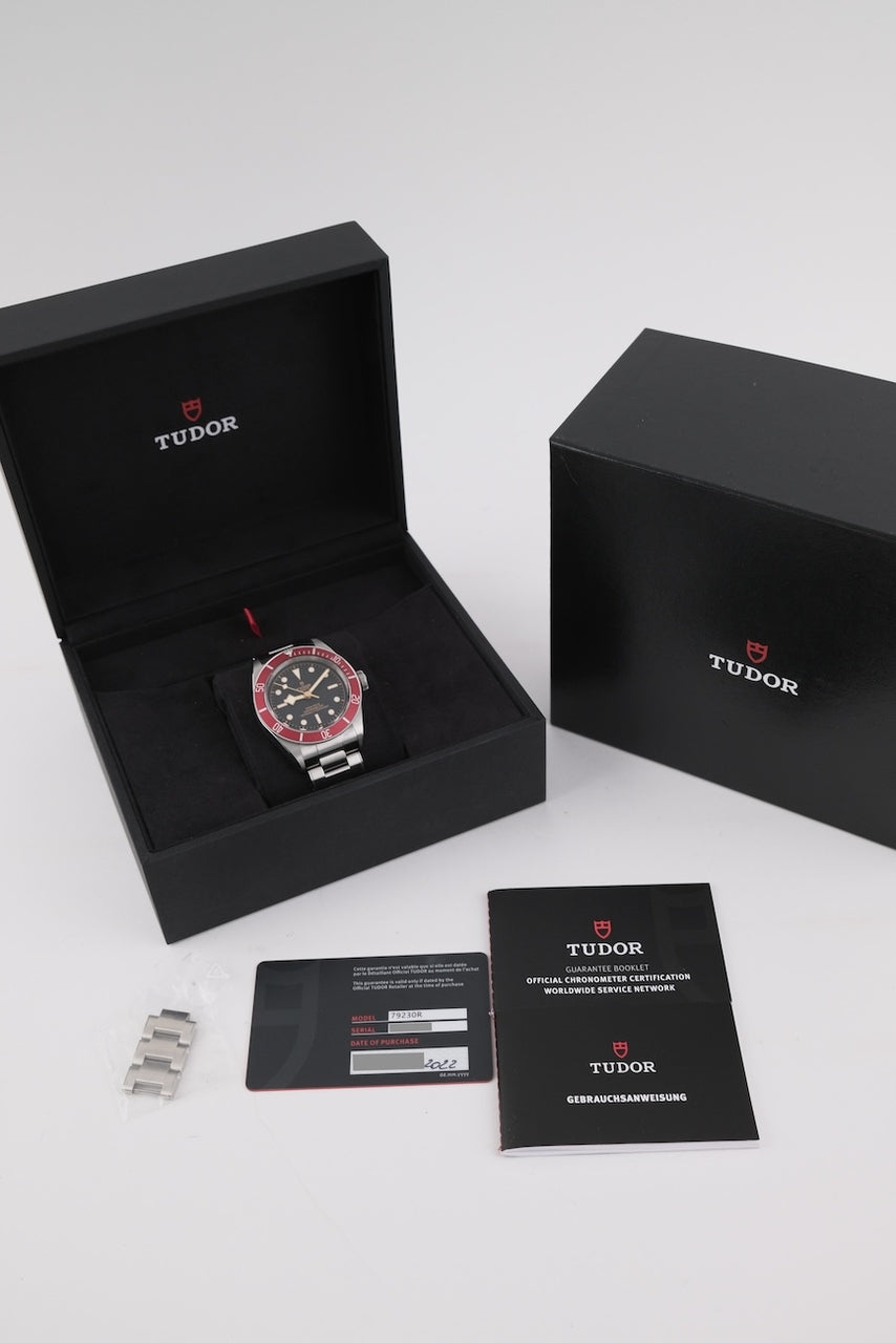 Tudor Black Bay 79230R - Papiere und oder Lieferumfang