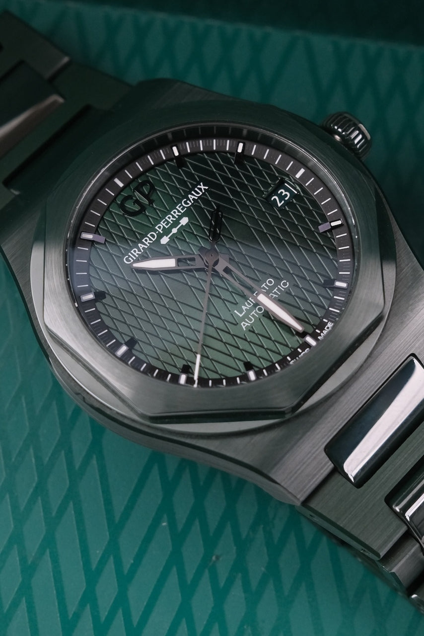 Girard Perregaux Laureato 81005-32-3080-1CX - Detailed view 3