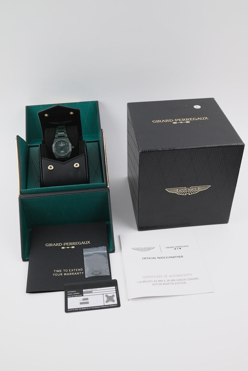 Girard Perregaux Laureato 81005-32-3080-1CX - papers and or scope of delivery