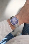 Load image into gallery viewer, Glashütte Seventies Panorama Date 23947131214 - Detailed view 9
