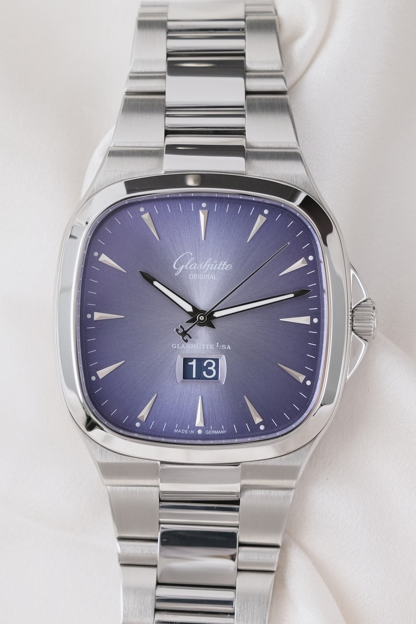 Glashütte Seventies Panorama Date 23947131214 - Detailed view 2