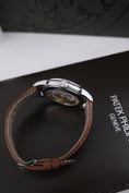 Załaduj obraz do przeglądarki galerii, Patek Philippe Calatrava 5212A-001 - Detailansicht 8
