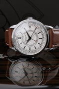 Załaduj obraz do przeglądarki galerii, Patek Philippe Calatrava 5212A-001 - Thumbnail
