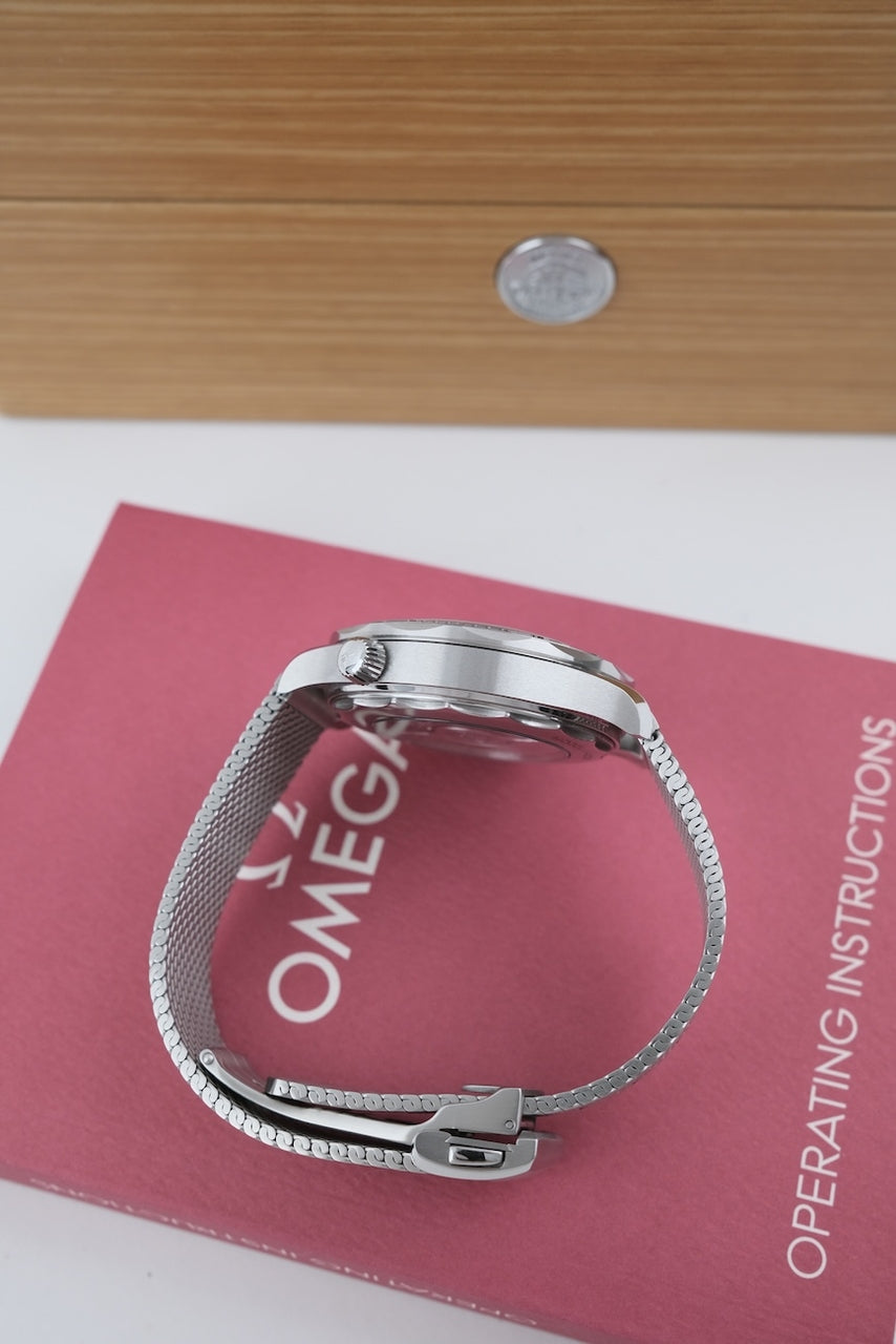 Omega Seamaster Diver 300M 210.30.42.20.06.002 - detailed view 9
