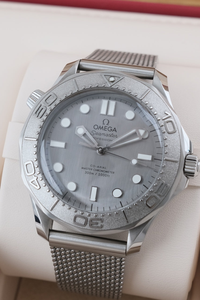 Omega Seamaster Diver 300M 210.30.42.20.06.002 - Detailed view 2