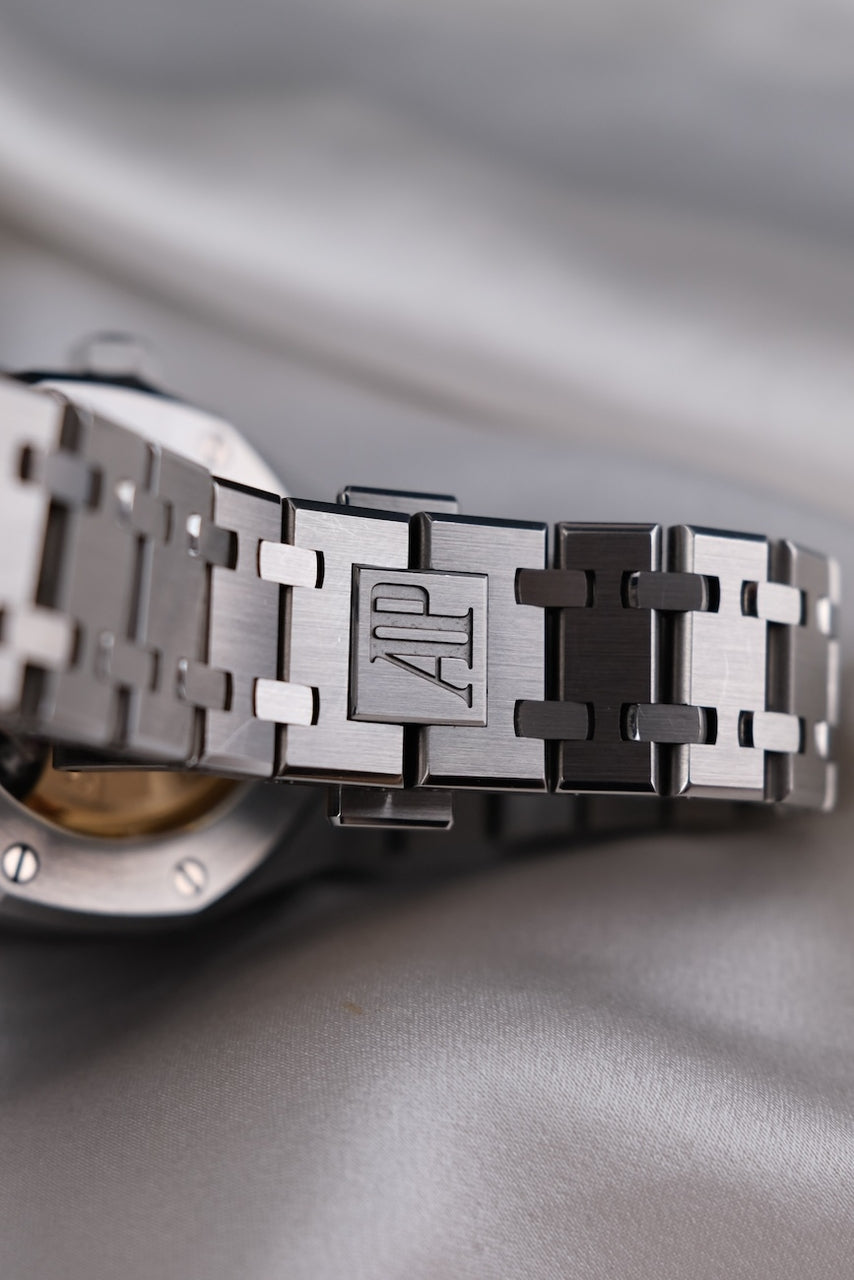 Audemars Piguet Royal Oak 15450ST.OO.1256ST.02 - Detail view 6