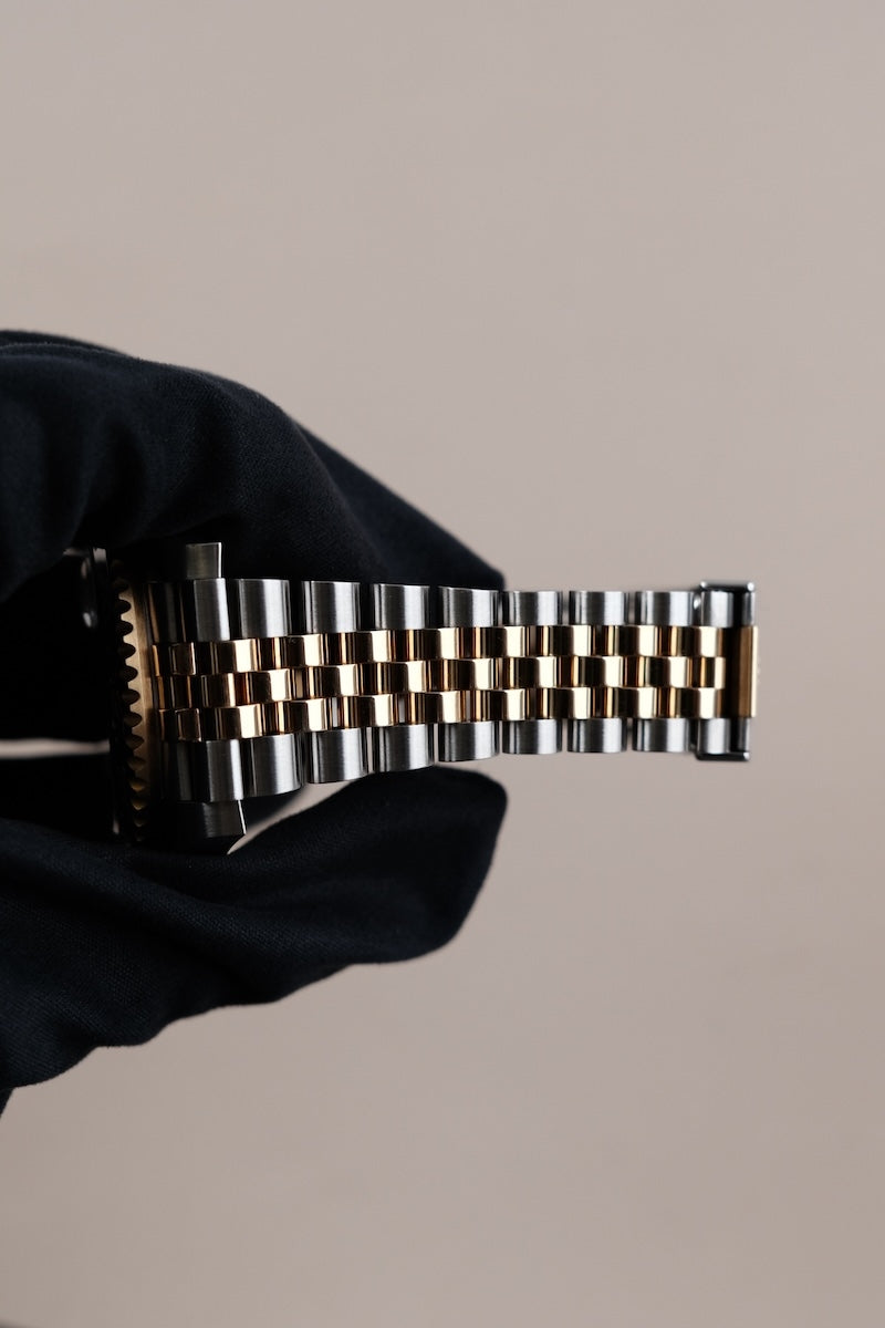 Rolex GMT Master II 126713GRNR - Detail view 13